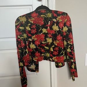 Katrin Stevens cropped top